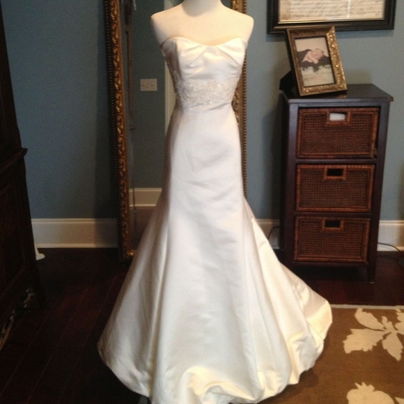 Watters Dresses & Skirts - Watters Nwt Wedding Dress